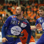 11.02.2016 Krisianstad. IFK-VTK. Druga połowa meczu. Uros Zorman / Stanisław Blinstrub / Radio Kielce