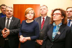 22.02.2015. Otwarcie Biura Poselskiego Bogdana Latosińskiego. Bogdan Latosiński, Anna Krupka, Jarosław Rusiecki, Agata Wojtyszek / Stanisław Blinstrub / Radio Kielce