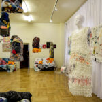 5.2.2016 Oblęgorek. Muzeum Henryka Sienkiewicza. Wystawa tkanin Jaśminy Parkity / Wojciech Habdas / Radio Kielce