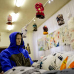 5.2.2016 Oblęgorek. Muzeum Henryka Sienkiewicza. Wystawa tkanin Jaśminy Parkity / Wojciech Habdas / Radio Kielce