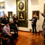 6.2.2016 Kielce. Zwiedzanie zbiorów Muzeum Narodowego przez osoby słabosłyszące i niedosłyszące. / Wojciech Habdas / Radio Kielce