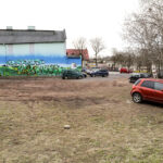 9.2.2016 Kielce. Rozjeżdżony trawnik przy Skateparku na Kadzielni. / Wojciech Habdas / Radio Kielce