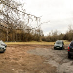 9.2.2016 Kielce. Rozjeżdżony trawnik przy Skateparku na Kadzielni. / Wojciech Habdas / Radio Kielce