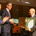 9.2.2016 Kielce. Gala wręczenia "Świętokrzyskich Victorii". Laureat w kategorii "Samorządność" Gmina Morawica / Wojciech Habdas / Radio Kielce