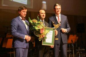 9.2.2016 Kielce. Gala wręczenia "Świętokrzyskich Victorii". Laureat w kategorii "Przedsiębiorczość" Effector S.A / Wojciech Habdas / Radio Kielce