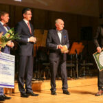 9.2.2016 Kielce. Gala wręczenia "Świętokrzyskich Victorii". Laureat w kategorii "Osobowość" ksiądz Jan Oleszko / Wojciech Habdas / Radio Kielce