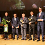 9.2.2016 Kielce. Gala wręczenia "Świętokrzyskich Victorii". Laureatami zostali: w kategorii "Przedsiębiorczość" Effector S.A, w kategorii "Osobowość" ksiądz Jan Oleszko, w kategorii "Samorządność" Gmina Morawica / Wojciech Habdas / Radio Kielce