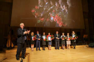 9.2.2016 Kielce. Gala wręczenia "Świętokrzyskich Victorii". Swoje wyróżnienia wręczył też poseł Czesław Siekierski. / Wojciech Habdas / Radio Kielce