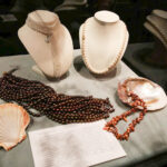 9.2.2016 Kielce. Wystawa "Dziewczyna z perłą" w Galerii Kostiumerii w KCK / Wojciech Habdas / Radio Kielce