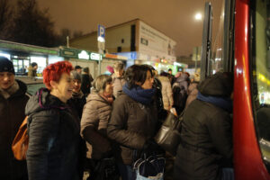 11.2.2016 Kielce. Handlowcy wyruszają na protest przed Sejmem / Wojciech Habdas / Radio Kielce