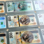 12.2.2016 Kielce. W NBP zaprezentowano nowy banknot o nominale 200zł. n/z materiały informacyjne. / Wojciech Habdas / Radio Kielce