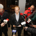 29.2.2016 Kielce. Konferencja prasowa przedstawicieli Komitetu Referendalnego, Arkadiusz Stawicki, i nowy rzecznik prasowy Komitetu Referendalnego Maksymilian Materna. / Wojciech Habdas / Radio Kielce