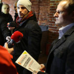 29.2.2016 Kielce. Konferencja prasowa przedstawicieli Komitetu Referendalnego, Arkadiusz Stawicki, i nowy rzecznik prasowy Komitetu Referendalnego Maksymilian Materna. / Wojciech Habdas / Radio Kielce