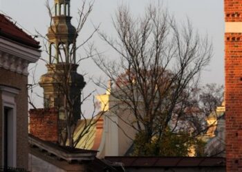 Sandomierz jesienią. Widok na Wzgórze Katedralne / Robert Felczak / Radio Kielce