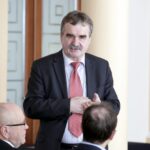 16.03.2016 Kielce. Konferencja w Urzędzie Miasta na temat koncepcji budowy nowych bloków KTBS przy ulicy Puscha. Prezydent Wojciech Lubawski. / Jarosław Kubalski / Radio Kielce