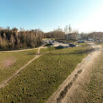 16.3.2016 Kielce. Rozjeżdżony trawnik przy Skateparku na Kadzielni. / Wojciech Habdas / Radio Kielce