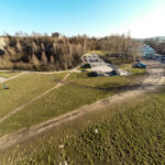 16.3.2016 Kielce. Rozjeżdżony trawnik przy Skateparku na Kadzielni. / Wojciech Habdas / Radio Kielce