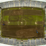 3.3.2016 Kielce. Wymiana murawy na Kolporter Arenie. / Wojciech Habdas / Radio Kielce