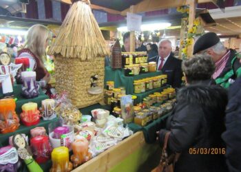 Międzynarodowe Targi Rolne w Plauen w Niemczech. Producenci żywności z powiatu kieleckiego prezentują swoje wyroby. / Starostwo Powiatowe