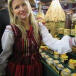 Międzynarodowe Targi Rolne w Plauen w Niemczech. Producenci żywności z powiatu kieleckiego prezentują swoje wyroby. / Starostwo Powiatowe