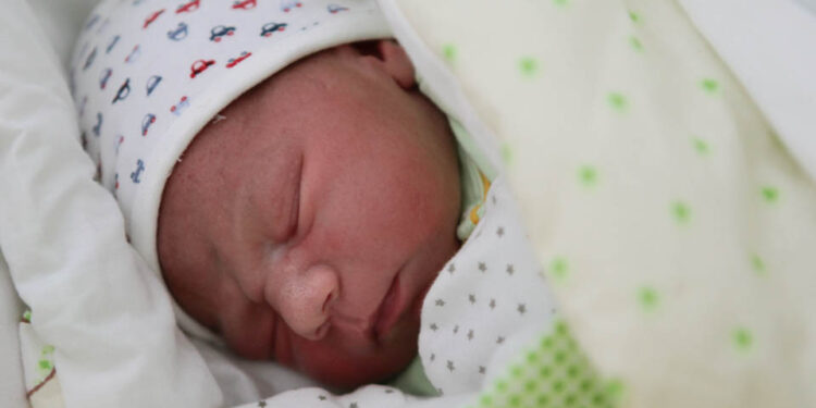 Pierwsze dziecko w Nowym 2014 Roku urodziło się w Szpitalu wojewódzkim, rodzice nazwali malca Wojtek. / Wojciech Habdas / Radio Kielce