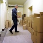 01.03.2016 Kielce. Rzecznik UJK pakuje arkusze do próbnej matury dla szkół. / Jarosław Kubalski / Radio Kielce