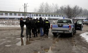 01.03.2016 Kielce. Mecz Korona Kielce - Wisła Kraków został odwołany. Kibice Wisły zostali zawróceni na stacji Białogon. / Jarosław Kubalski / Radio Kielce