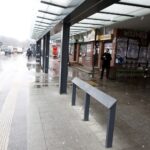 01.03.2016 Kielce. Nowe przystanki autobusowe w deszczu. Ulica Żytnia. / Jarosław Kubalski / Radio Kielce