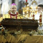 02.03.2016 Jędrzejów. Msza święta podczas której otwarto główny relikwiarz ze szczątkami bł. Wincentego Kadłubka celem pobrania kolejnych cząstek do relikwiarzy, które zostaną przekazane do różnych parafii. / Jarosław Kubalski / Radio Kielce