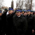 01.03.2016 Kielce. Złożenie wieńców pod pomnikiem Żołnierzy Wyklętych na cmentarzu na Piaskach. / Jarosław Kubalski / Radio Kielce