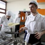 09.03.2016 Kielce. Uczniowie klas gastronomicznych Zakładu Doskonalenia Zawodowego wzięli udział w konkursie Master Chef. Kreatywny Młody Kucharz. / Jarosław Kubalski / Radio Kielce
