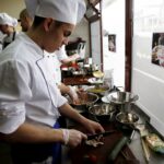 09.03.2016 Kielce. Uczniowie klas gastronomicznych Zakładu Doskonalenia Zawodowego wzięli udział w konkursie Master Chef. Kreatywny Młody Kucharz. / Jarosław Kubalski / Radio Kielce