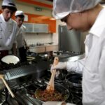 09.03.2016 Kielce. Uczniowie klas gastronomicznych Zakładu Doskonalenia Zawodowego wzięli udział w konkursie Master Chef. Kreatywny Młody Kucharz. / Jarosław Kubalski / Radio Kielce