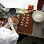 09.03.2016 Kielce. Uczniowie klas gastronomicznych Zakładu Doskonalenia Zawodowego wzięli udział w konkursie Master Chef. Kreatywny Młody Kucharz. / Jarosław Kubalski / Radio Kielce