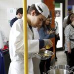 09.03.2016 Kielce. Uczniowie klas gastronomicznych Zakładu Doskonalenia Zawodowego wzięli udział w konkursie Master Chef. Kreatywny Młody Kucharz. / Jarosław Kubalski / Radio Kielce