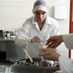 09.03.2016 Kielce. Uczniowie klas gastronomicznych Zakładu Doskonalenia Zawodowego wzięli udział w konkursie Master Chef. Kreatywny Młody Kucharz. / Jarosław Kubalski / Radio Kielce