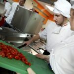 09.03.2016 Kielce. Uczniowie klas gastronomicznych Zakładu Doskonalenia Zawodowego wzięli udział w konkursie Master Chef. Kreatywny Młody Kucharz. / Jarosław Kubalski / Radio Kielce