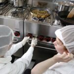 09.03.2016 Kielce. Uczniowie klas gastronomicznych Zakładu Doskonalenia Zawodowego wzięli udział w konkursie Master Chef. Kreatywny Młody Kucharz. / Jarosław Kubalski / Radio Kielce