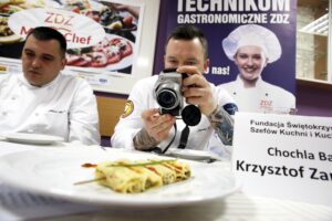 09.03.2016 Kielce. Uczniowie klas gastronomicznych Zakładu Doskonalenia Zawodowego wzięli udział w konkursie Master Chef. Kreatywny Młody Kucharz. / Jarosław Kubalski / Radio Kielce