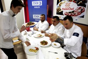 09.03.2016 Kielce. Uczniowie klas gastronomicznych Zakładu Doskonalenia Zawodowego wzięli udział w konkursie Master Chef. Kreatywny Młody Kucharz. / Jarosław Kubalski / Radio Kielce