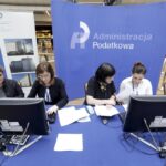 11.03.2016 Kielce. Pracownicy Urzędu Skarbowego pomagają w wypełnianiu zeznań podatkowych PIT. / Jarosław Kubalski / Radio Kielce