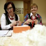 19.03.2016 Osiny. Centrum Twórczości Ludowej. Darcie pierza. / Jarosław Kubalski / Radio Kielce