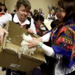 19.03.2016 Osiny. Centrum Twórczości Ludowej. Darcie pierza. / Jarosław Kubalski / Radio Kielce