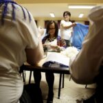 19.03.2016 Osiny. Centrum Twórczości Ludowej. Darcie pierza. / Jarosław Kubalski / Radio Kielce