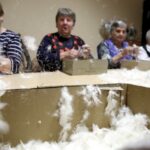 19.03.2016 Osiny. Centrum Twórczości Ludowej. Darcie pierza. / Jarosław Kubalski / Radio Kielce