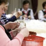 19.03.2016 Osiny. Centrum Twórczości Ludowej. Darcie pierza. / Jarosław Kubalski / Radio Kielce