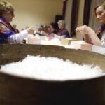 19.03.2016 Osiny. Centrum Twórczości Ludowej. Darcie pierza. / Jarosław Kubalski / Radio Kielce