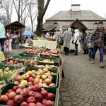 20.03.2016 Kielce. Kiermasz Wielkanocny w Dworku Laszczyków. / Jarosław Kubalski / Radio Kielce