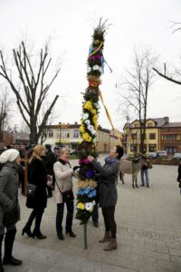 20.03.2016 Skalbmierz. Niedziela Palmowa. Palmy Wielkanocne. / Jarosław Kubalski / Radio Kielce