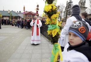 20.03.2016 Skalbmierz. Niedziela Palmowa. Palmy Wielkanocne. / Jarosław Kubalski / Radio Kielce